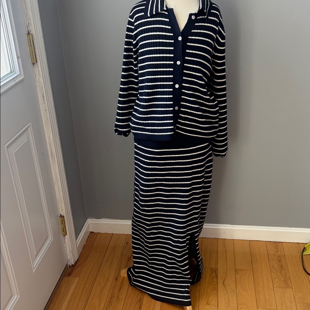 Bagatelle Navy and Cream Knit Ensemble